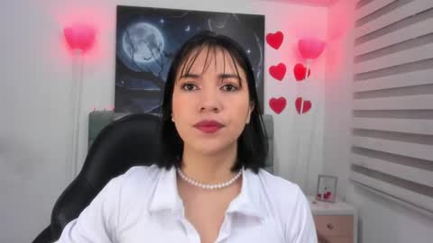  Lina Bedoya  online show from March 11, 2025, 11:44 am