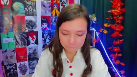 Snapshot of lina_brownie chatting on December 18, 2024, 2:42 am Lina online show from December 18, 2024, 2:42 am