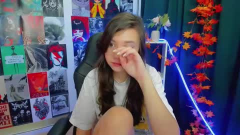 Snapshot of lina_brownie chatting on December 20, 2024, 2:19 am Lina online show from December 20, 2024, 2:19 am