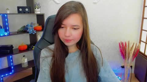 Snapshot of lina_brownie chatting on December 22, 2024, 1:55 am Lina online show from December 22, 2024, 1:55 am