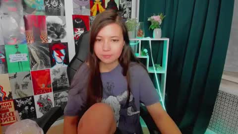 Snapshot of lina_brownie chatting on January 11, 2025, 2:09 am Lina online show from January 11, 2025, 2:09 am