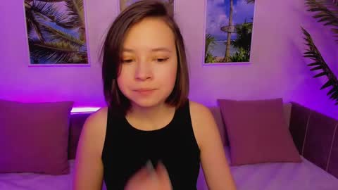 Snapshot of lina_brownie chatting on January 19, 2025, 2:15 am Lina online show from January 19, 2025, 2:15 am