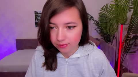 Snapshot of lina_brownie chatting on September 17, 2025, 2:13 am Lina online show from September 17, 2025, 2:13 am