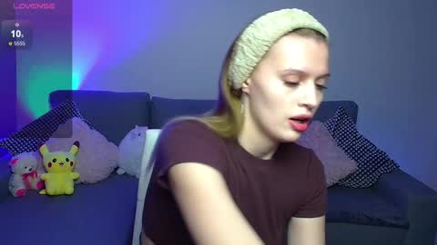 lina_bush online show from January 22, 2025, 1:00 pm