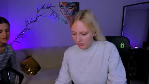 lina_fox12 online show from October 2, 2025, 1:29 pm