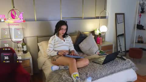 Lina online show from March 12, 2026, 7:42 pm