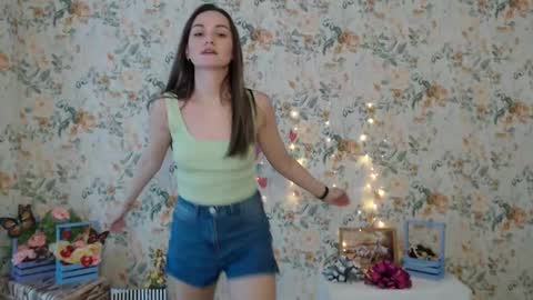 Lina online show from February 10, 2025, 10:20 am