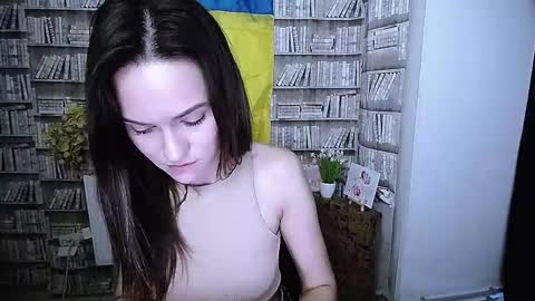 Lina online show from November 10, 2025, 9:08 am