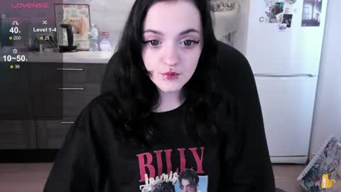 Lina 3  1715622743 online show from April 6, 2026, 7:31 am