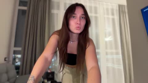 Lina online show from September 26, 2025, 5:28 pm