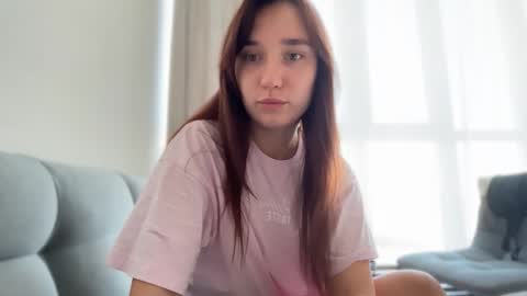 Lina online show from September 27, 2025, 7:02 am