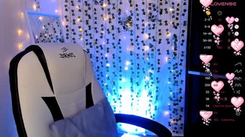 Lina online show from April 9, 2026, 4:56 am