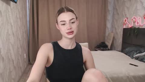 linacute52 online show from March 7, 2025, 12:34 pm