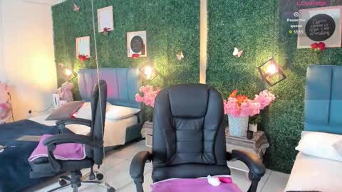 Lina  online show from September 15, 2025, 12:38 pm