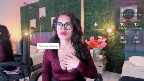 Lina  online show from October 2, 2025, 11:39 am