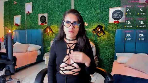 Lina  online show from October 21, 2025, 11:33 am