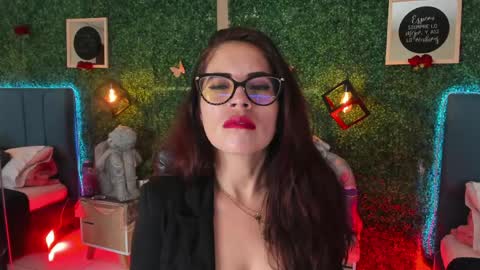 Snapshot of linagh chatting on April 17, 2026, 11:24 am Lina online show from April 17, 2026, 11:24 am