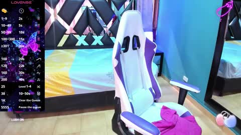  Linda  online show from February 9, 2025, 7:41 pm