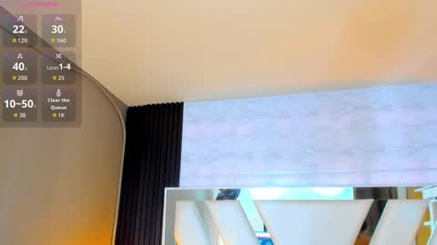  Linda  online show from November 18, 2025, 6:34 pm