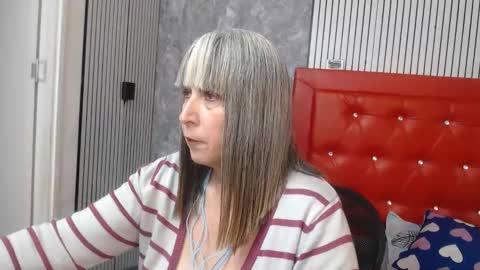 Snapshot of linda__mature chatting on December 14, 2025, 12:21 pm Linda online show from December 14, 2025, 12:21 pm