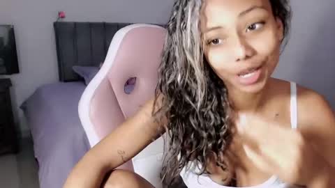 Snapshot of linda_brown_1 chatting on April 27, 2026, 10:57 am linda brown online show from April 27, 2026, 10:57 am