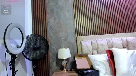 linda cabal online show from November 10, 2025, 9:03 pm