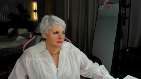 Snapshot of linda_zefir chatting on April 30, 2026, 9:26 am Linda Zefir online show from April 30, 2026, 9:26 am
