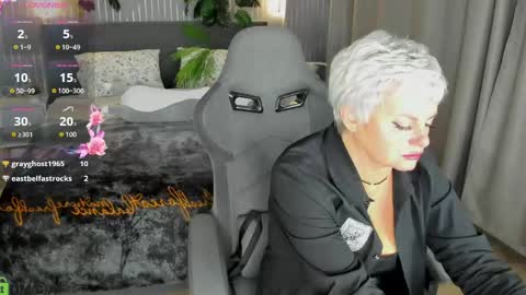 Snapshot of linda_zefir chatting on May 7, 2026, 1:22 am Linda Zefir online show from May 7, 2026, 1:22 am