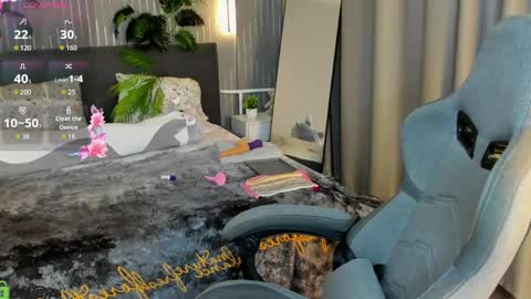Snapshot of linda_zefir chatting on May 15, 2026, 1:23 am Linda Zefir online show from May 15, 2026, 1:23 am