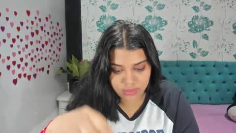    online show from February 3, 2025, 10:00 pm