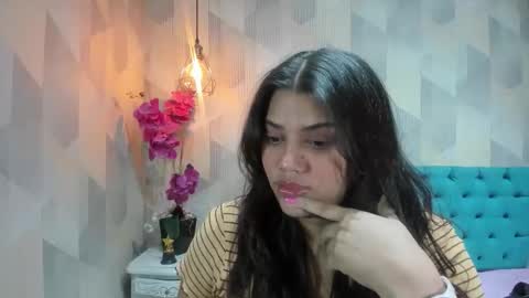 Snapshot of lindabreexlove chatting on May 17, 2026, 1:51 pm online show from May 17, 2026, 1:51 pm