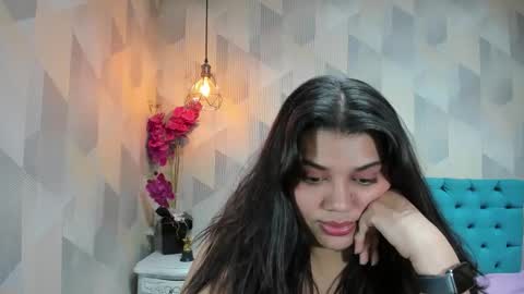 Snapshot of lindabreexlove chatting on May 20, 2026, 6:03 pm online show from May 20, 2026, 6:03 pm