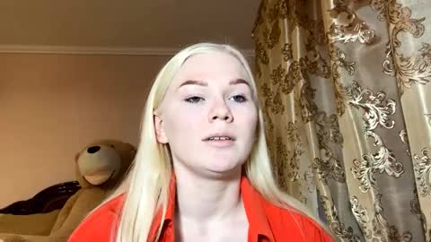 Luna online show from November 24, 2025, 12:05 pm