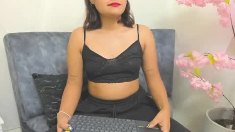 Snapshot of lindacastro2 chatting on April 21, 2026, 12:33 pm ig linda cw2 online show from April 21, 2026, 12:33 pm