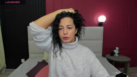 Linda online show from September 19, 2025, 1:29 am