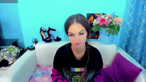 Linda online show from October 6, 2025, 3:15 am