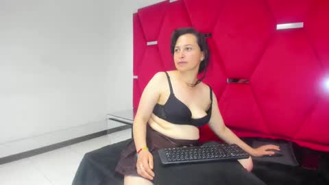 lindasex_x online show from December 6, 2024, 2:02 am