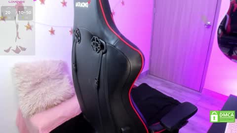 Snapshot of lindasilverstone chatting on March 28, 2026, 6:07 pm Linda Silverstone online show from March 28, 2026, 6:07 pm