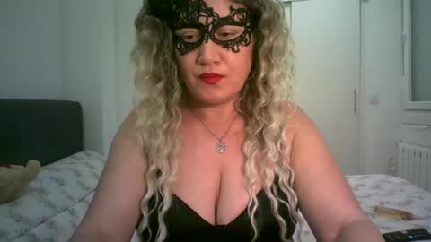 LindaXSmile online show from March 8, 2025, 12:22 am