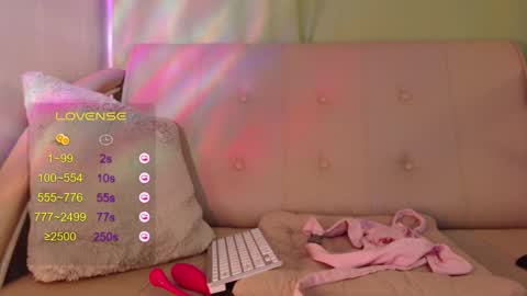 Snapshot of lindelicious chatting on November 5, 2025, 6:02 am Linda online show from November 5, 2025, 6:02 am