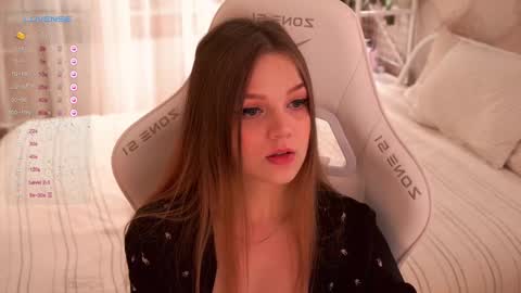 linesssssa online show from February 9, 2025, 7:52 pm