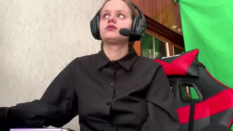 Snapshot of linettehnatow chatting on February 11, 2026, 9:47 am Eva online show from February 11, 2026, 9:47 am