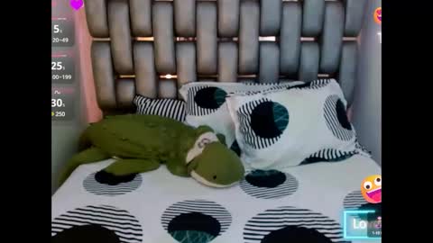 V A L E  N T I N A online show from December 28, 2024, 12:04 am