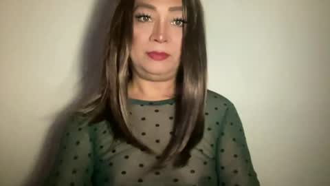 linkingqueens69 online show from June 18, 2026, 6:13 am