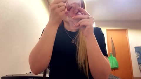 Snapshot of linncrisafi chatting on February 27, 2026, 9:04 pm Rose online show from February 27, 2026, 9:04 pm