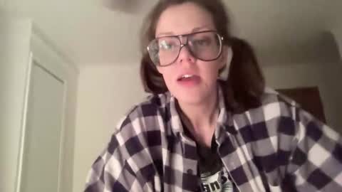 linusloves online show from April 1, 2026, 7:44 pm