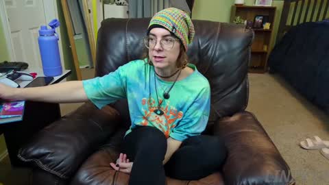 Snapshot of linzy19 chatting on December 25, 2024, 2:35 am Linzy19 online show from December 25, 2024, 2:35 am