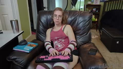 Snapshot of linzy19 chatting on January 9, 2025, 8:33 pm Linzy19 online show from January 9, 2025, 8:33 pm