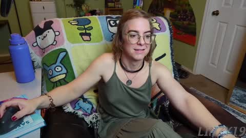 Snapshot of linzy19 chatting on February 4, 2025, 12:29 am Linzy19 online show from February 4, 2025, 12:29 am