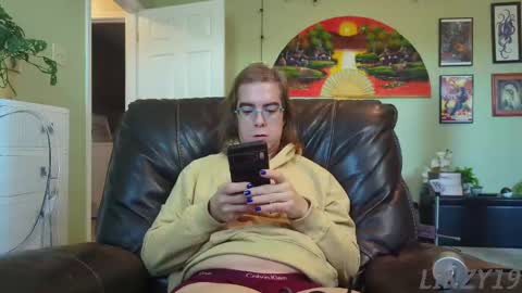 Snapshot of linzy19 chatting on September 12, 2025, 3:01 pm Linzy19 online show from September 12, 2025, 3:01 pm